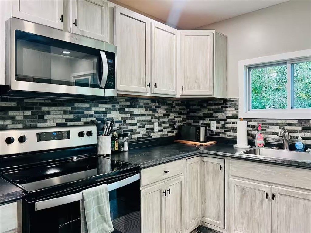 Interior, Kitchen, Stainless Steel Appliances