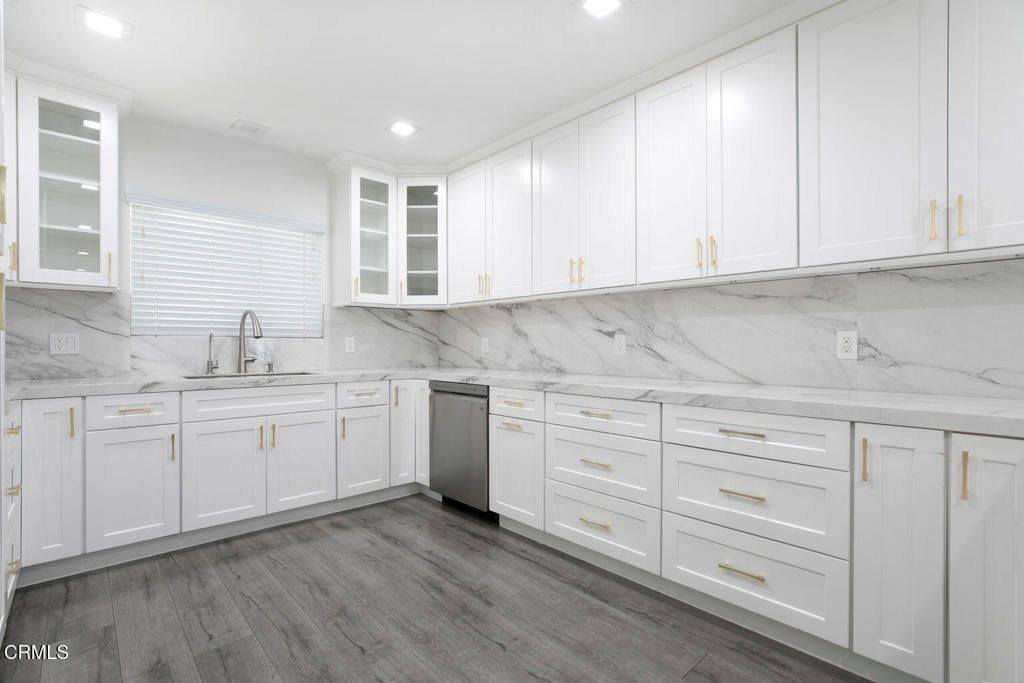 Interior, Kitchen, Marble Walls, Recessed Lighting, Wood Texture Flooring