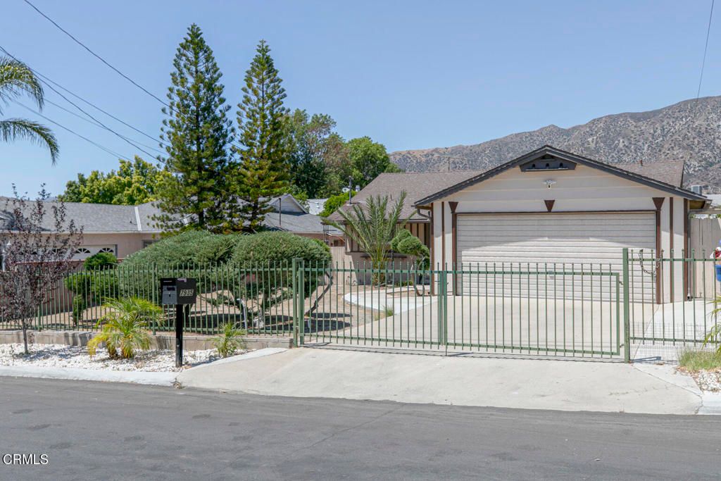 Detached Garage, Exterior