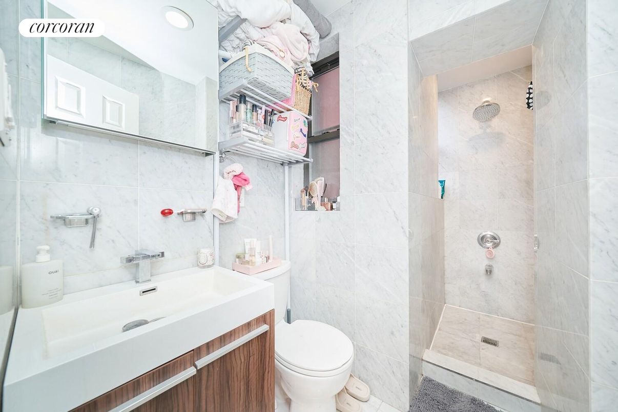 Bathroom, Interior, Marble Walls, Recessed Lighting