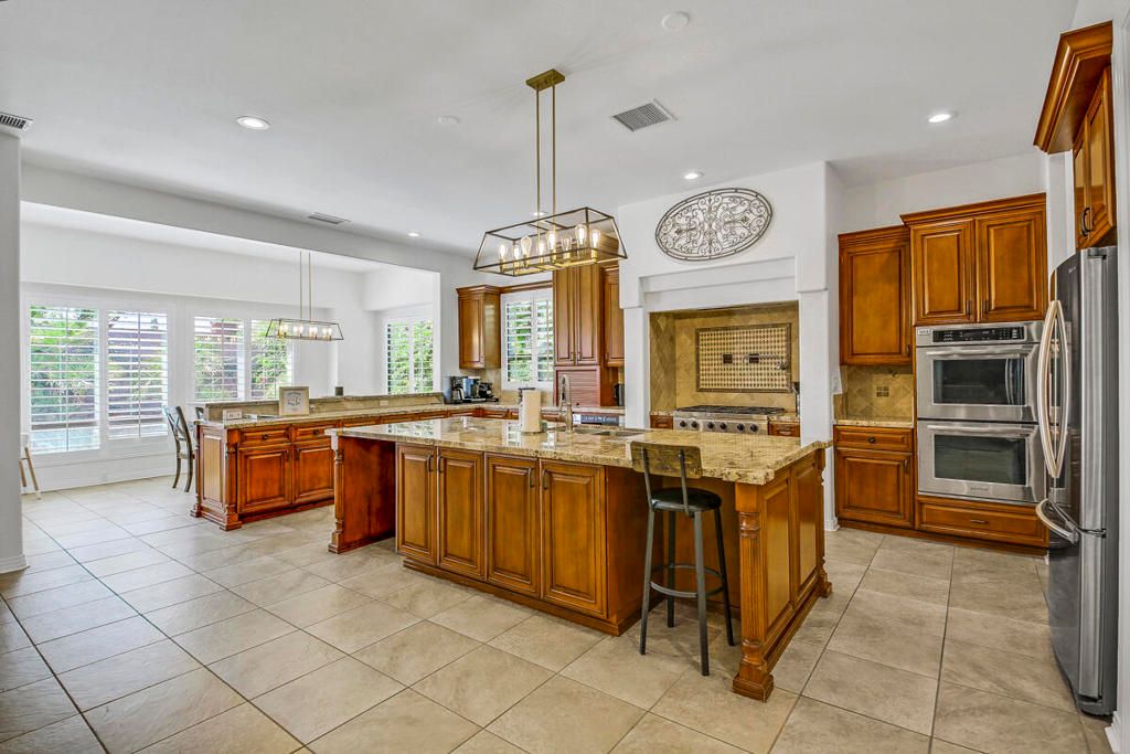 Dining room, Interior, Kitchen, Pendant Lights, Recessed Lighting, Stainless Steel Appliances