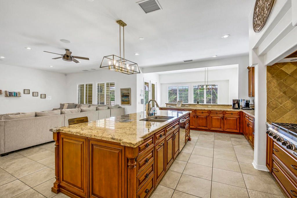 Chandelier, Interior, Kitchen, Living room, Pendant Lights, Recessed Lighting