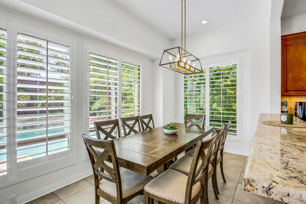 Dining room, Interior, Pendant Lights, Recessed Lighting