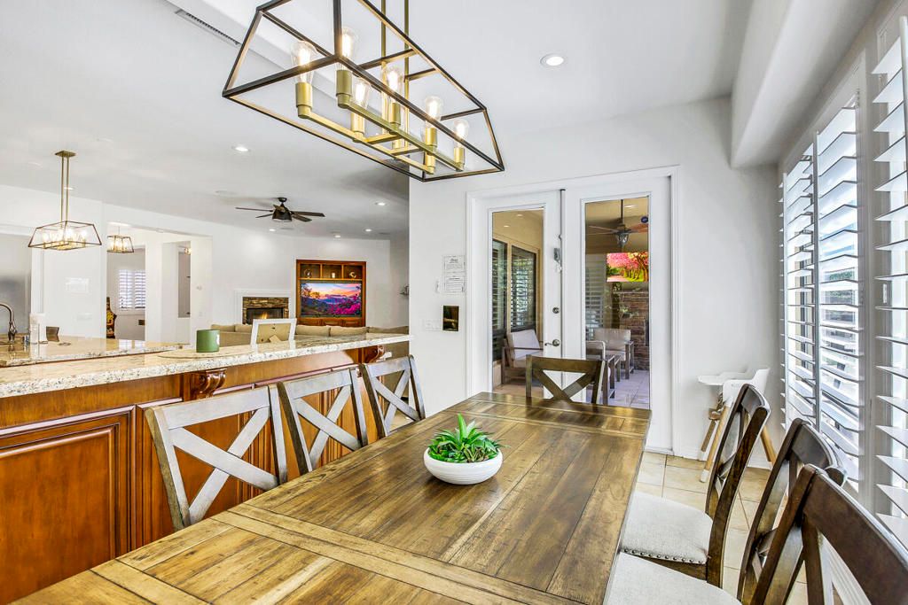 Dining room, Interior, Pendant Lights, Recessed Lighting