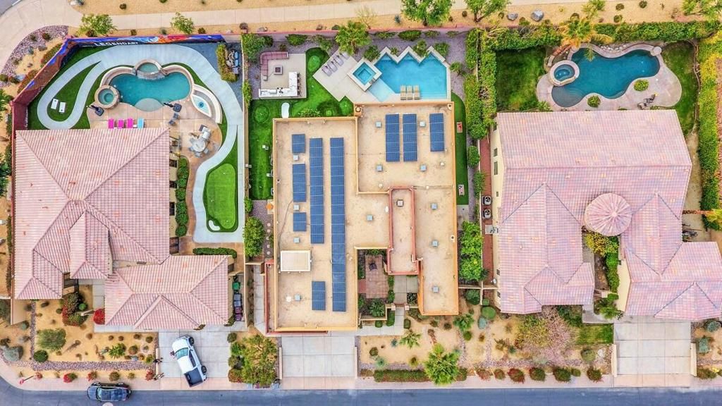 Exterior, Drone