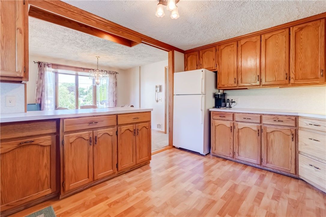 Chandelier, Interior, Kitchen, Wood Texture Flooring