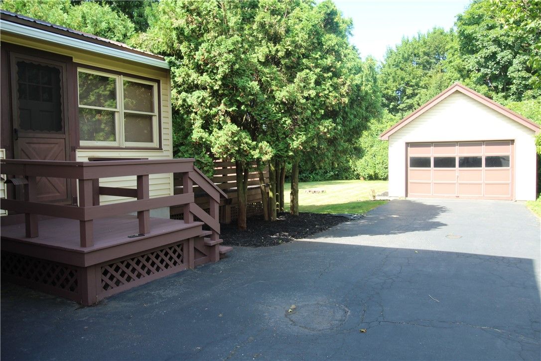 Detached Garage, Exterior