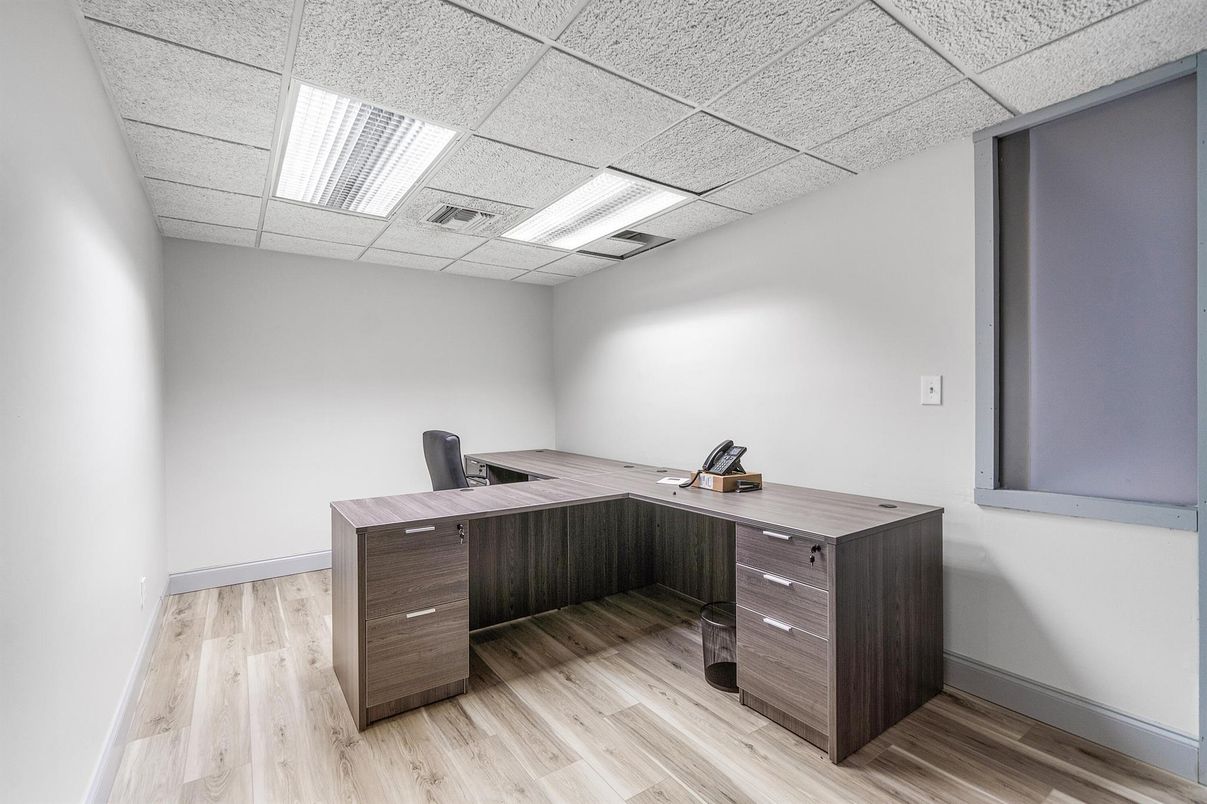 Home Office, Interior, Recessed Lighting, Wood Texture Flooring