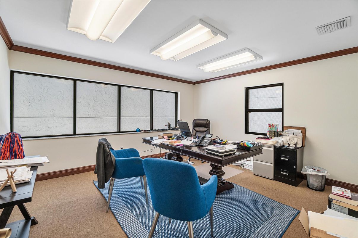 Home Office, Interior