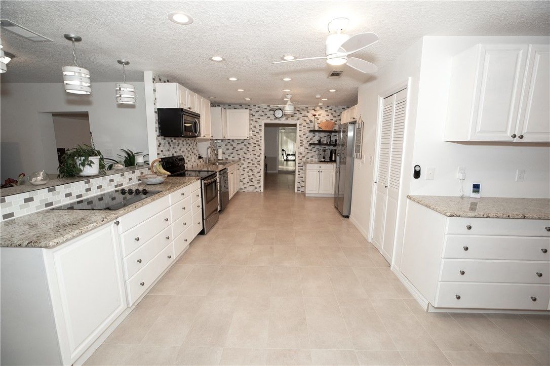 Interior, Kitchen, Pendant Lights, Recessed Lighting, Stainless Steel Appliances
