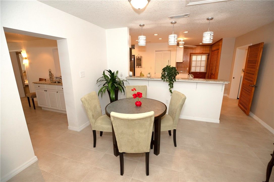 Dining room, Interior, Kitchen, Pendant Lights