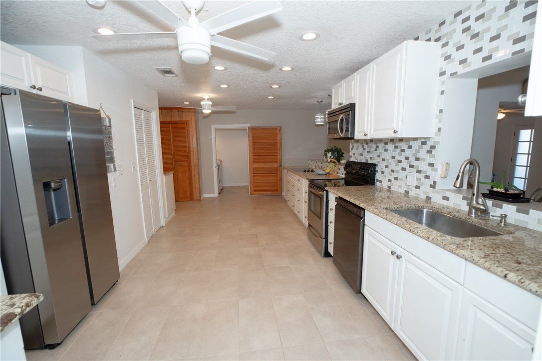 Interior, Kitchen, Recessed Lighting
