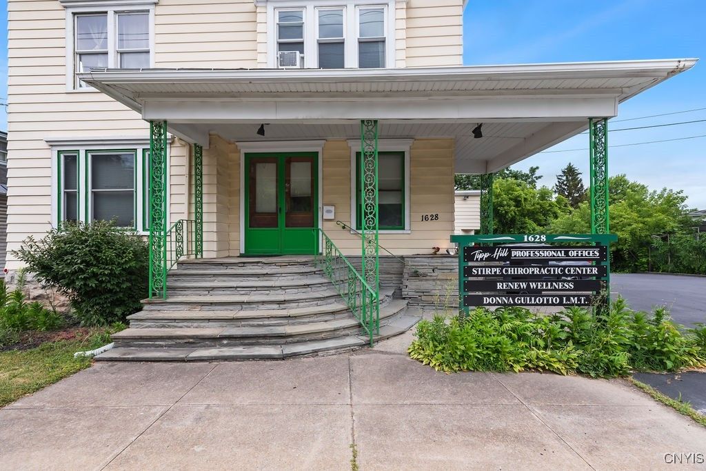 Exterior, Facade, None