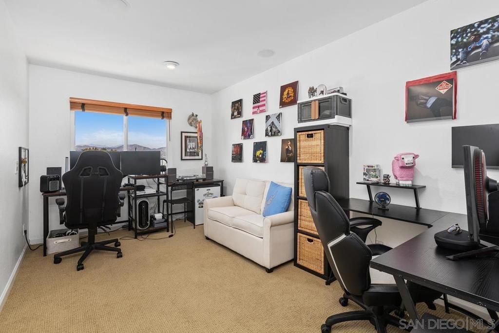 Home Office, Interior