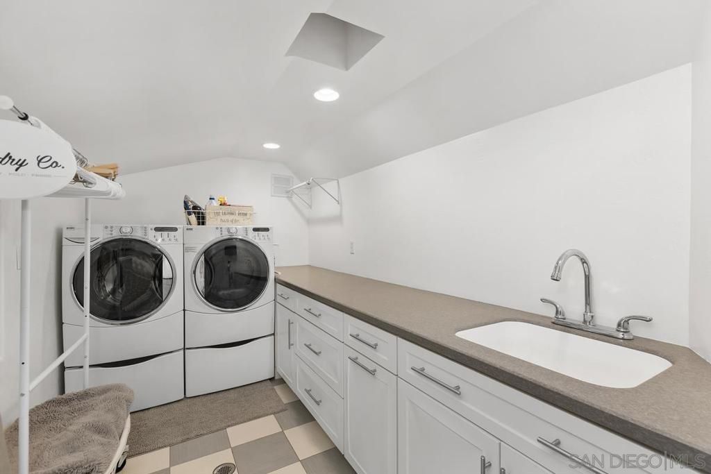 Interior, Recessed Lighting, Washer