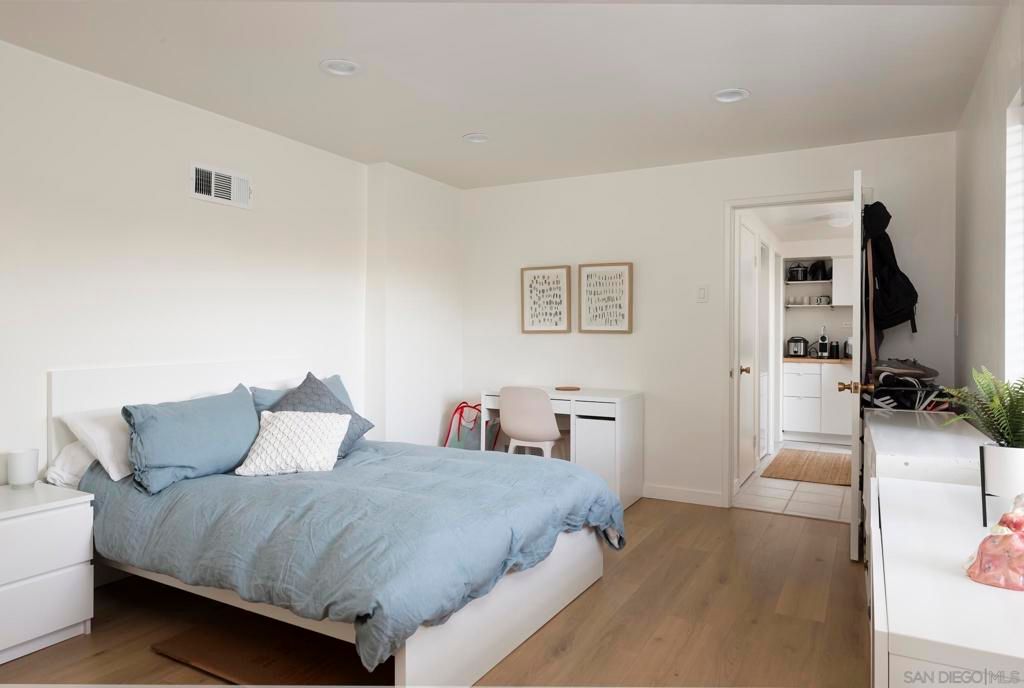 Bedroom, Home Office, Interior, Recessed Lighting, Wood Texture Flooring