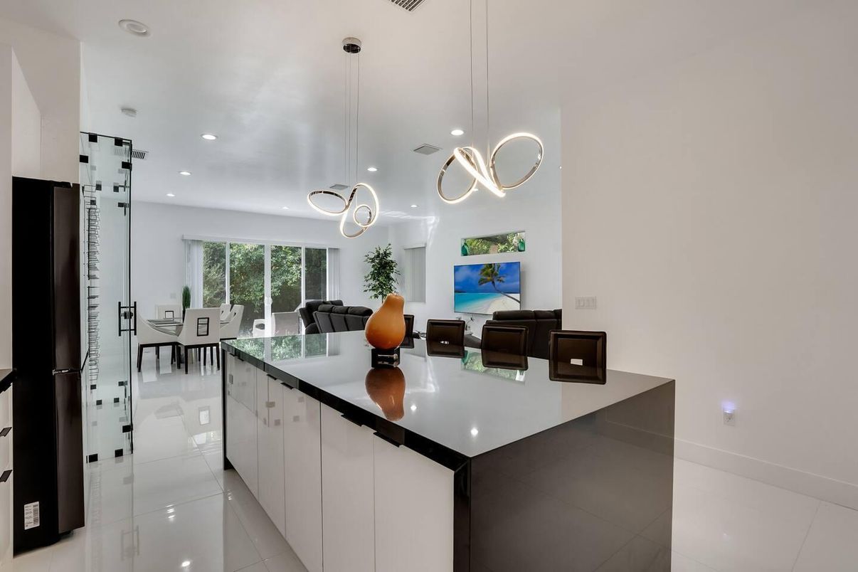 Dining room, Interior, Pendant Lights, Recessed Lighting