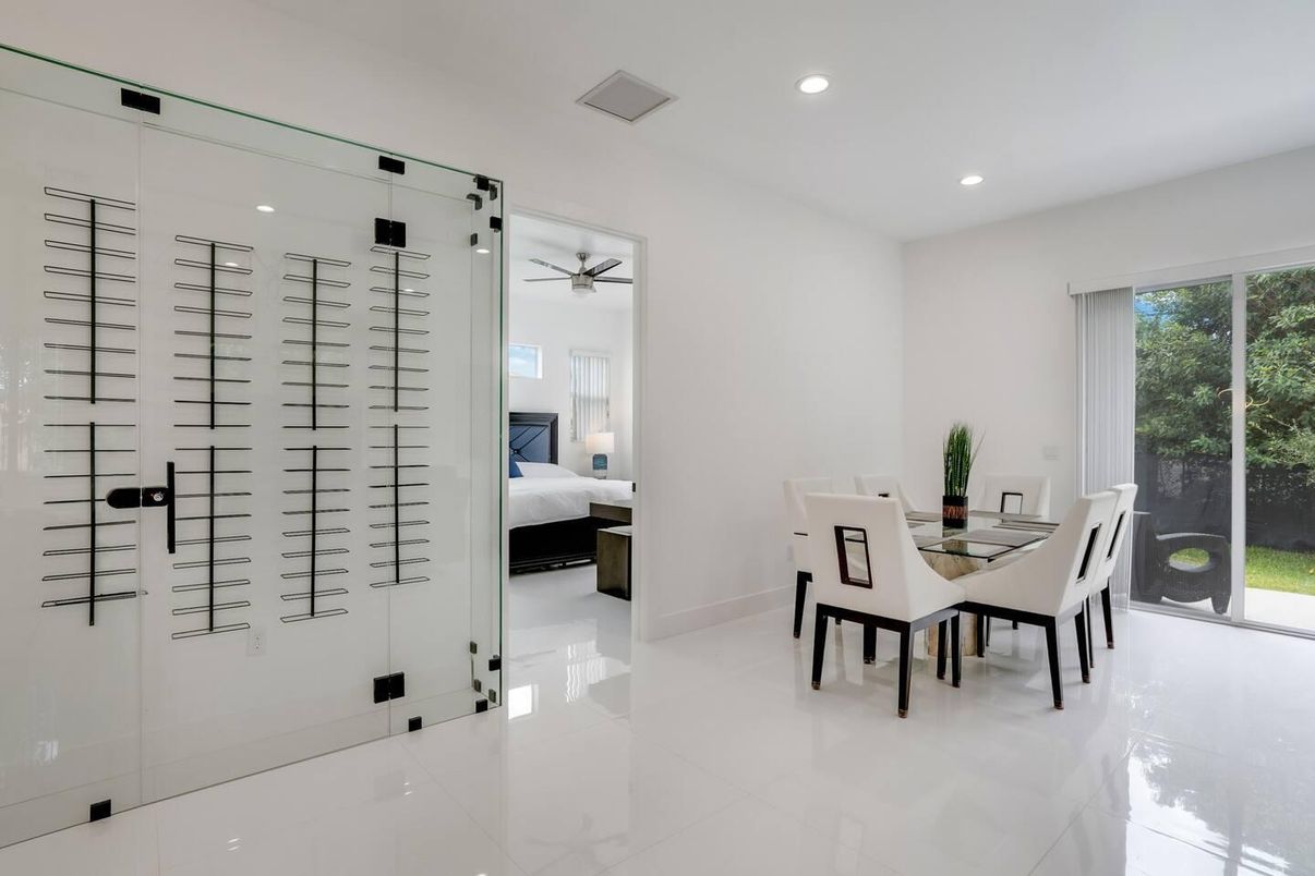 Bedroom, Dining room, Interior, Recessed Lighting