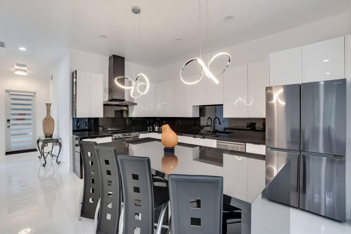 Interior, Kitchen, Pendant Lights, Recessed Lighting, Stainless Steel Appliances