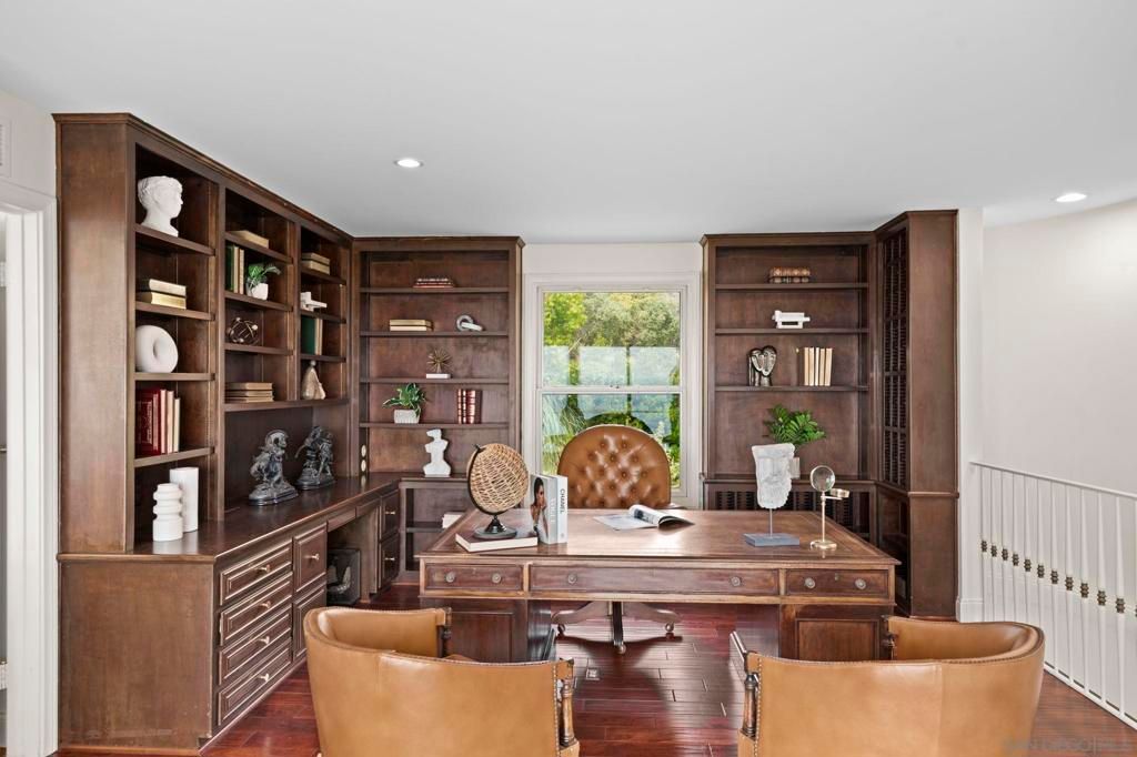 Home Office, Interior, Recessed Lighting, Wood Texture Flooring