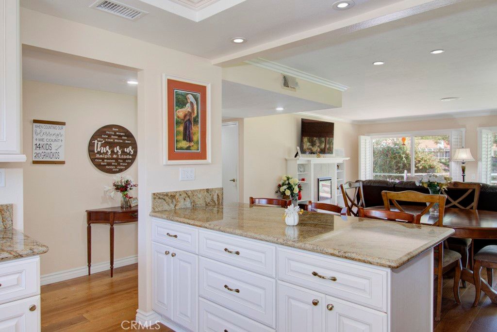 Dining room, Fireplace, Interior, Recessed Lighting, Wood Texture Flooring