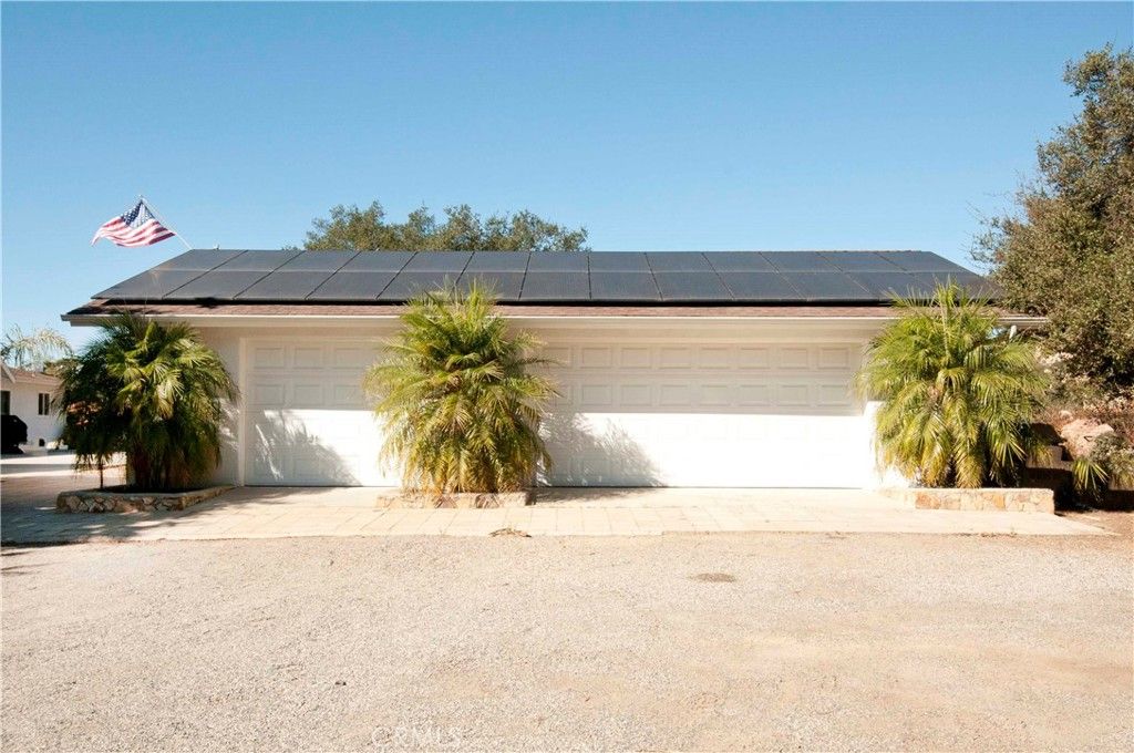 Attached, Exterior, Facade, Solar Panels, Ranch