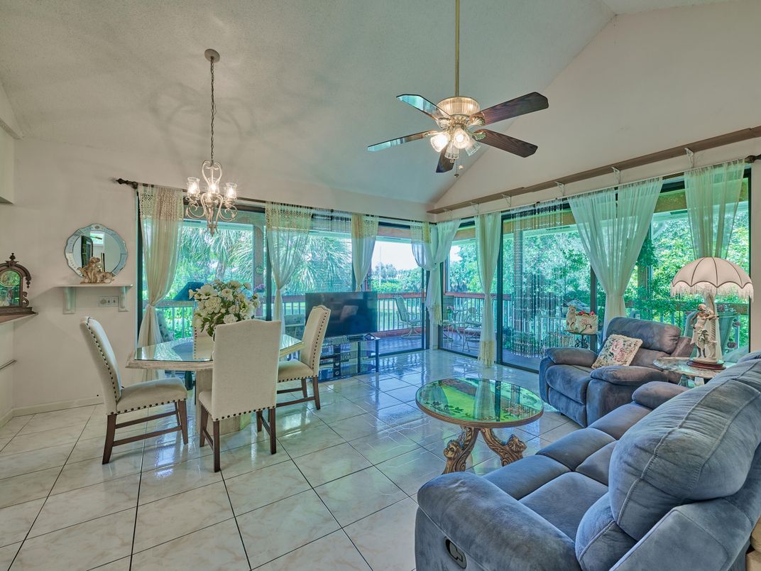 Dining room, Interior, Living room, Pendant Lights