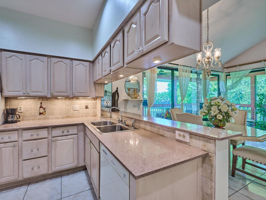 Dining room, Interior, Kitchen, Pendant Lights