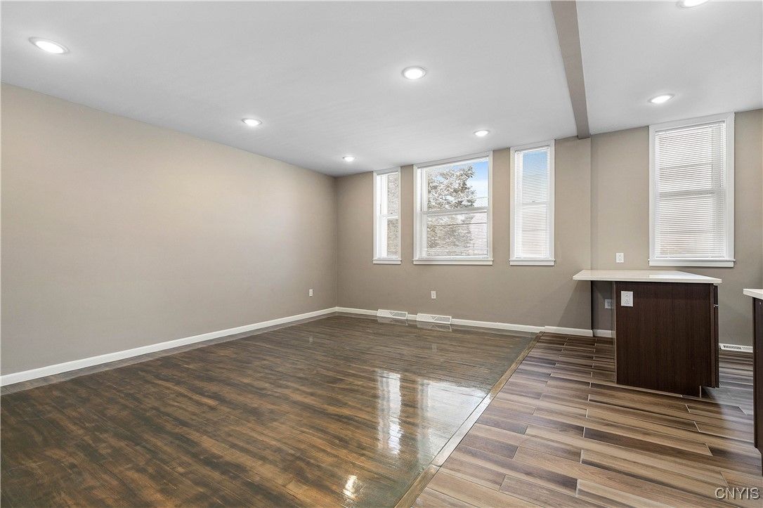 Empty room, Interior, Recessed Lighting, Wood Texture Flooring