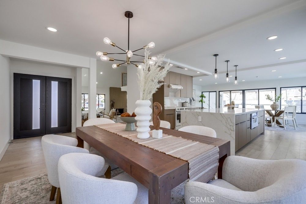 Dining room, Interior, Kitchen, Pendant Lights, Recessed Lighting, Wood Texture Flooring