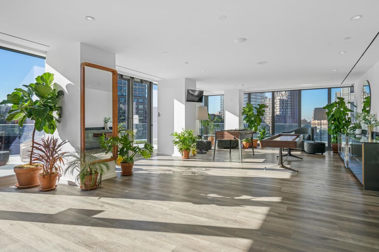 Interior, Recessed Lighting, Wood Texture Flooring