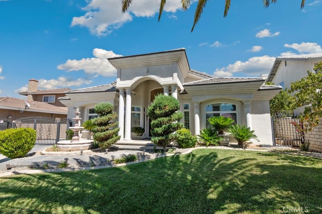 Exterior, Facade, Mediterranean