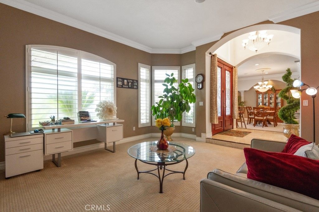 Chandelier, Dining room, Interior, Living room
