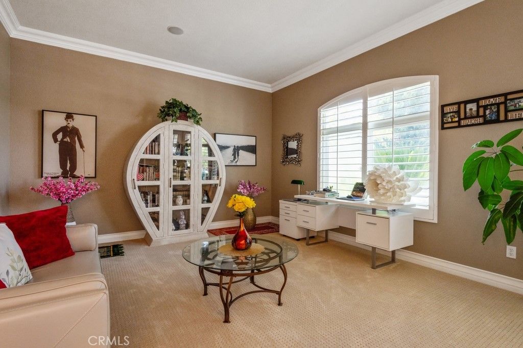 Home Office, Interior