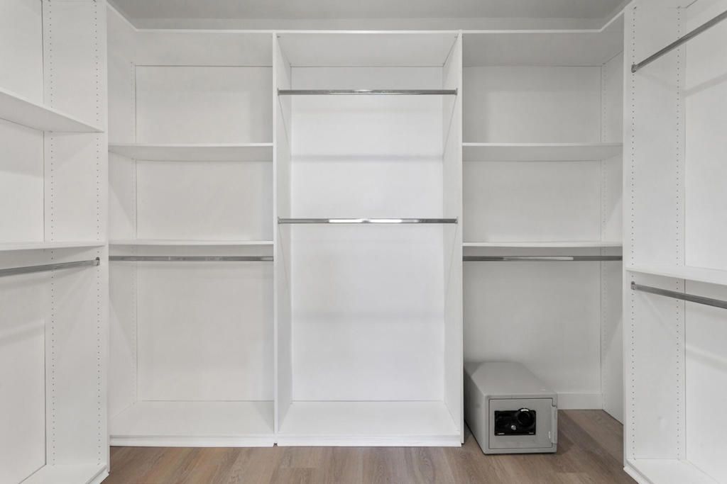 Interior, Walk-in Closets, Wood Texture Flooring