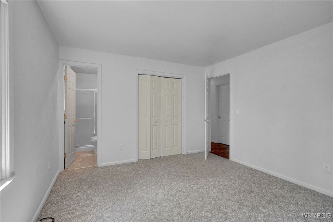Bathroom, Empty room, Interior