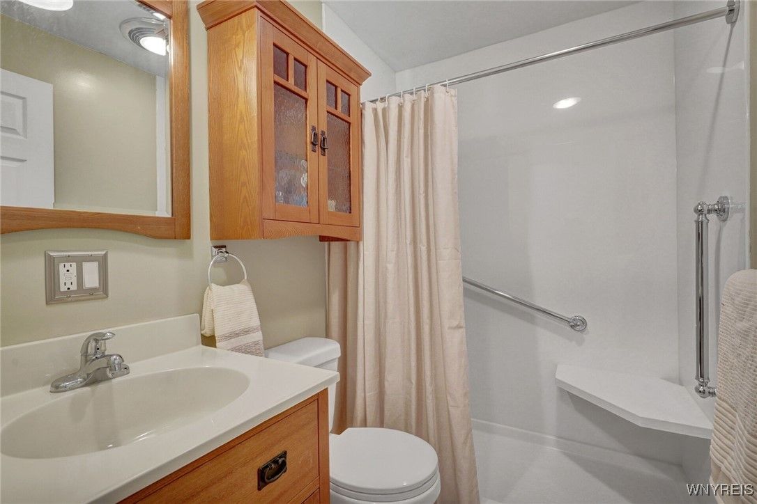 Bathroom, Interior, Recessed Lighting