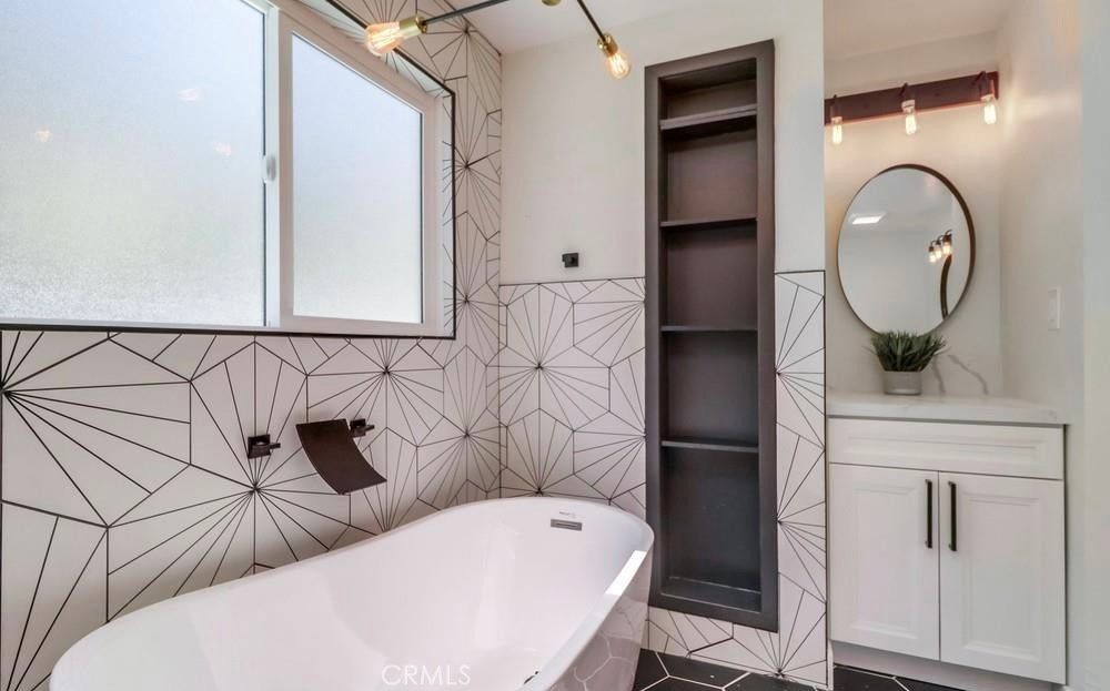 Bathroom, Free Standing Baths, Interior
