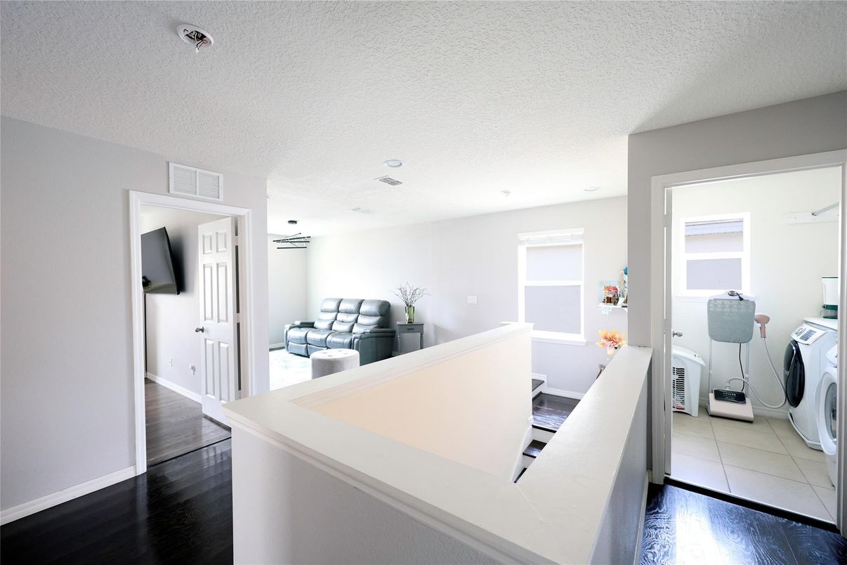 Home Office, Interior, Living room, Pendant Lights, Recessed Lighting, Wood Texture Flooring