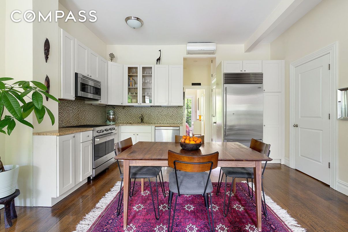 Dining room, Interior, Kitchen, Stainless Steel Appliances, Wood Texture Flooring