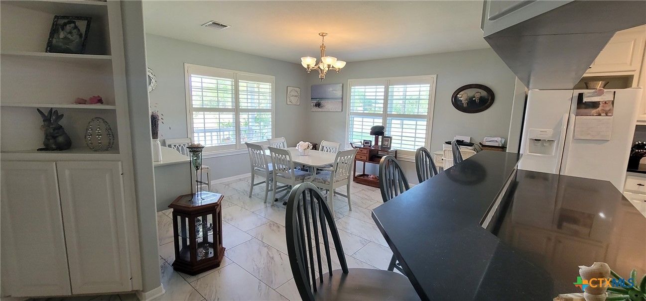 Chandelier, Dining room, Interior