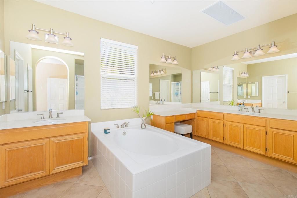 Bathroom, Dual Sink Vanities, Interior