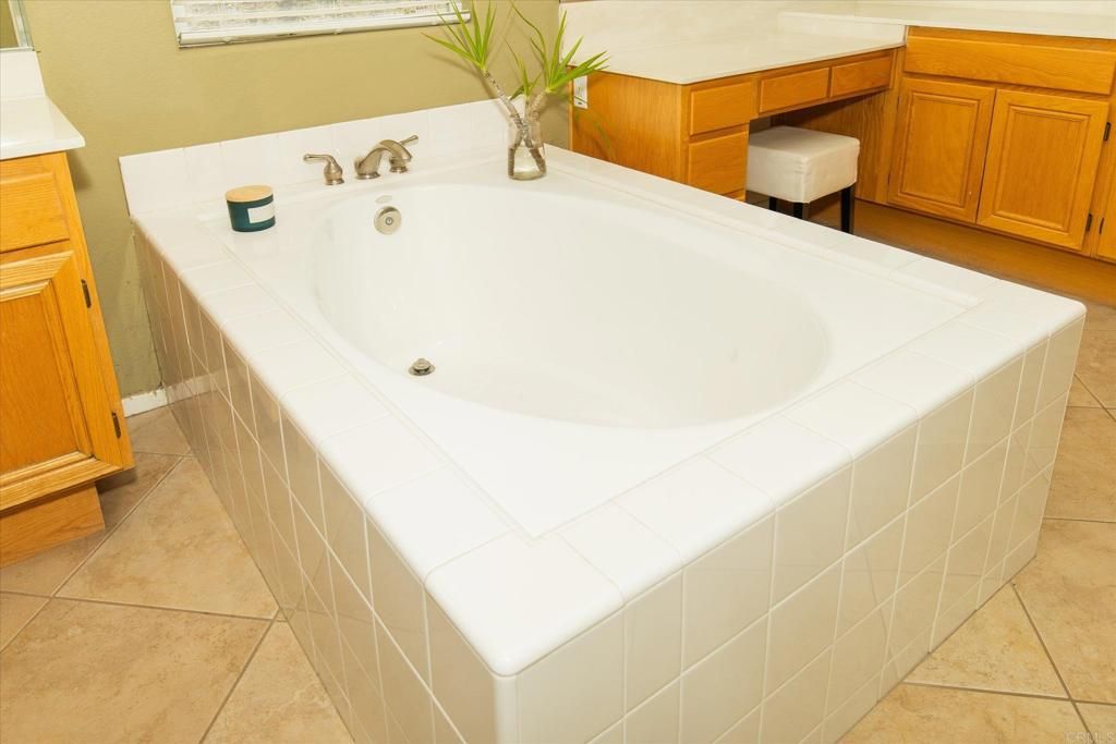 Bathroom, Interior, Tile Countertops