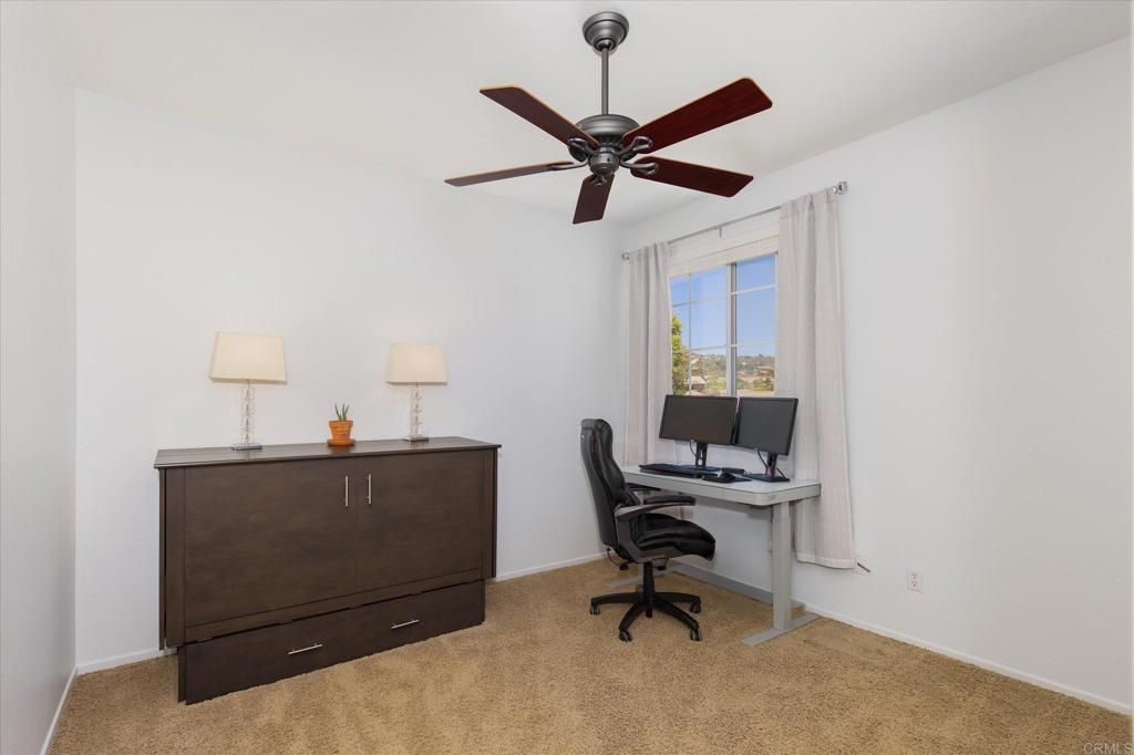Home Office, Interior