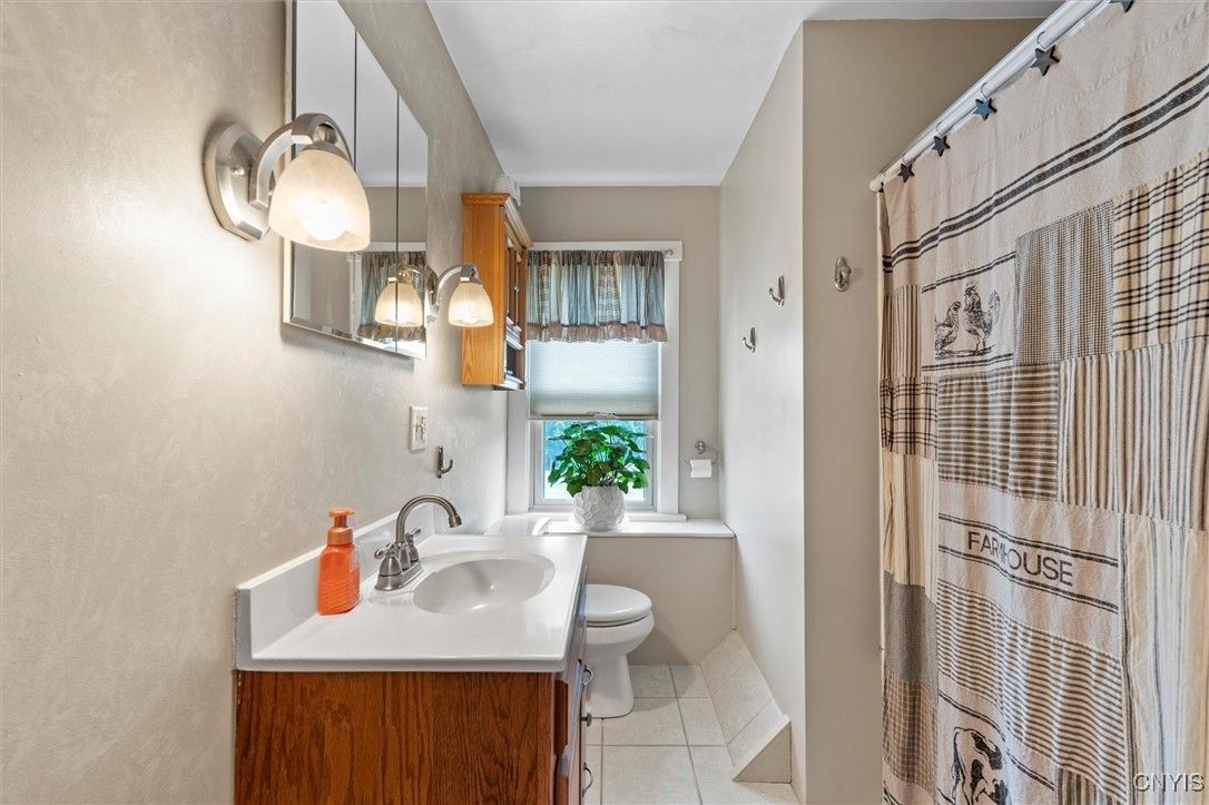 Bathroom, Interior, Pendant Lights