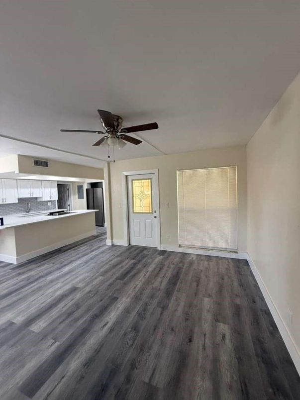 Empty room, Interior, Kitchen, Wood Texture Flooring