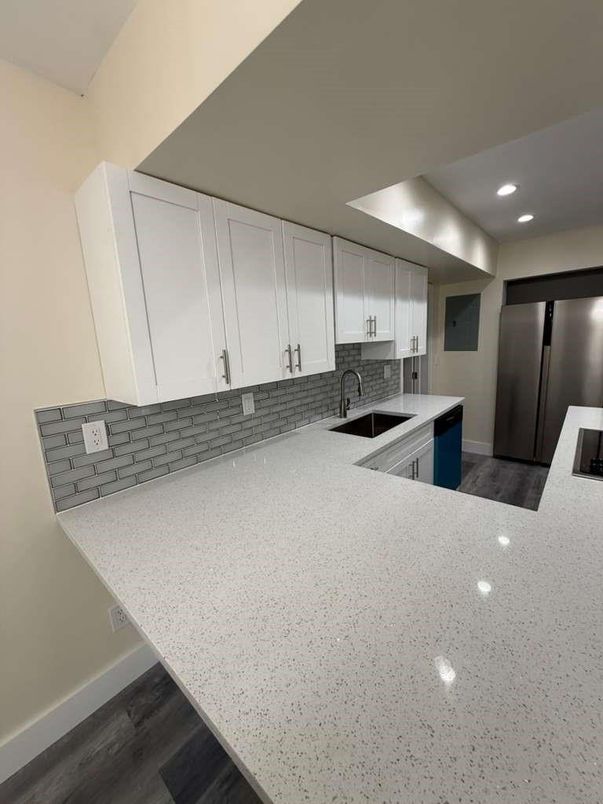 Interior, Recessed Lighting, Wood Texture Flooring