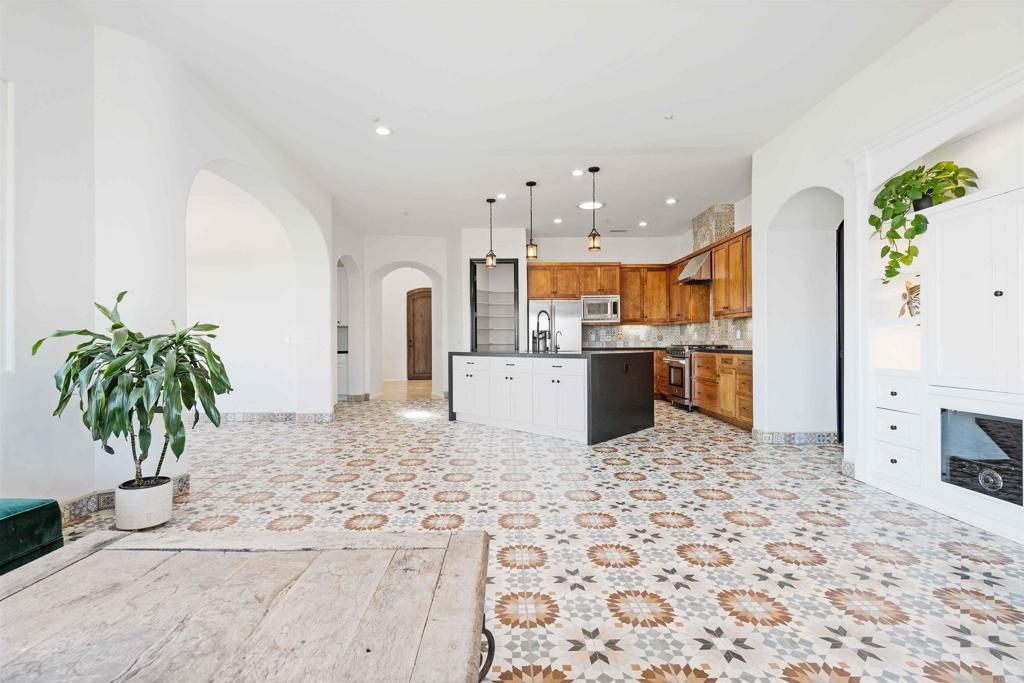 Interior, Kitchen, Pendant Lights, Recessed Lighting, Stainless Steel Appliances