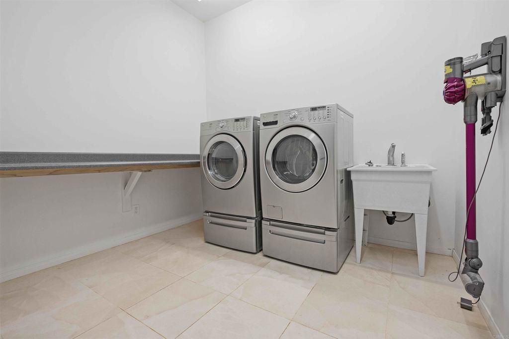 Interior, Washer