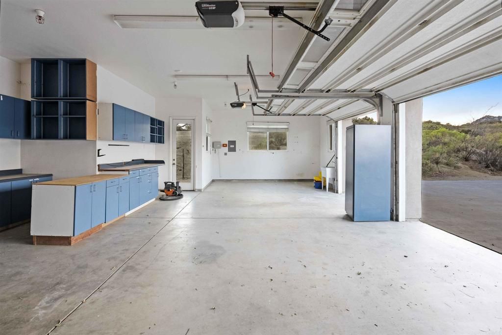 Garage, Interior